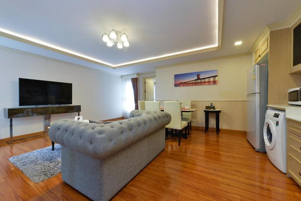 Aspira Hana Executive Apartment Thonglor Bangkok Exterior photo